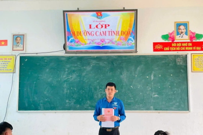 ĐOÀN TRƯỜNG PHÁT ĐỘNG THÁNG THANH NIÊN VÀ LỄ KẾT NẠP ĐOÀN VIÊN NĂM HỌC 2024-2025.